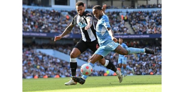 Pep Guardiola er veldig spent på å se Raheem Sterling vokse